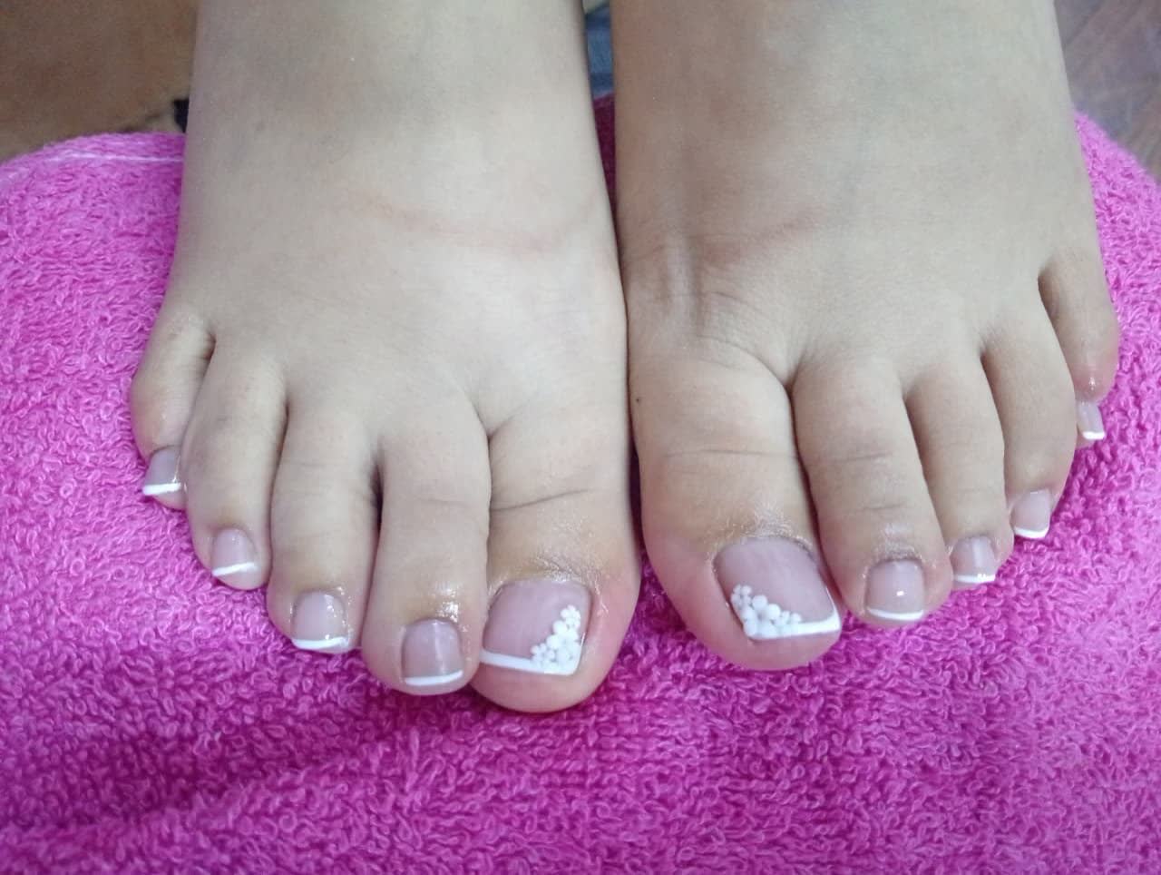 Pedicure francesa con diseño